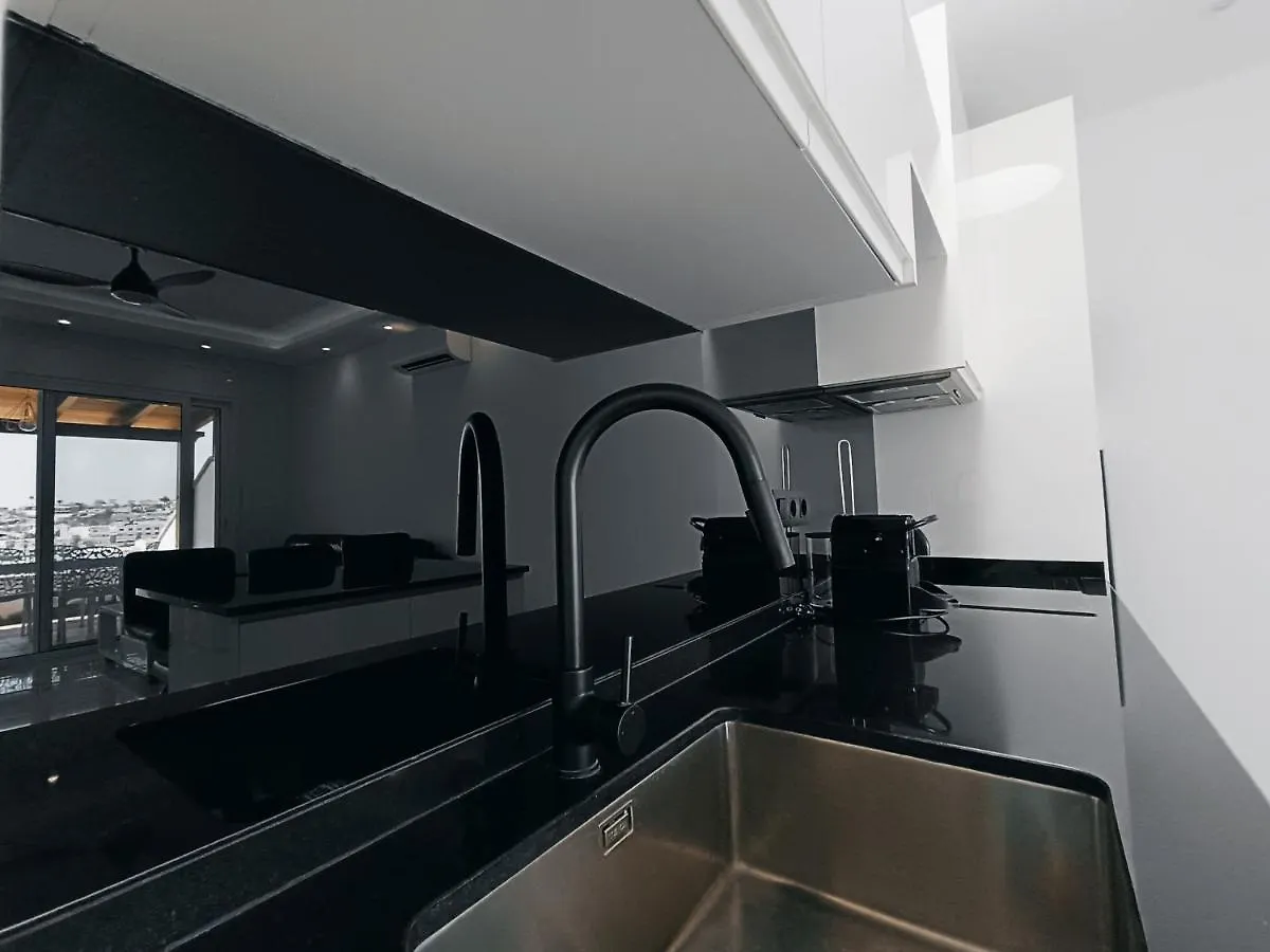 Sun Villas Luxury Apartment أذيخي